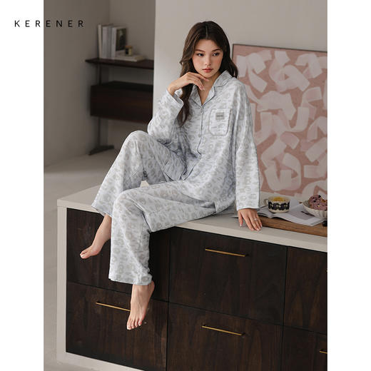 可人儿春秋季带胸垫泡泡绵女士长袖长裤睡衣可外出小众家居服套装 商品图3