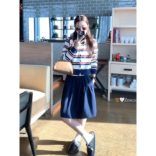 <曾小咸推荐>条纹毛衣开衫刺绣外套【预售款，预计3-15天发货】 商品图2