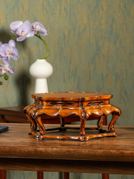 清	黄花梨束腰三弯腿海棠带托泥六角葵口器座 商品图0