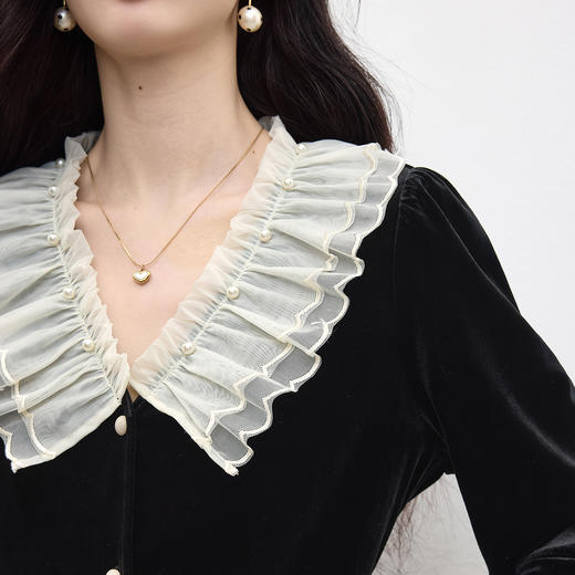 【09/26新品】熙世界法式千金风黑色金丝绒衬衫女秋冬季优雅网纱荷叶边V领上衣 商品图4