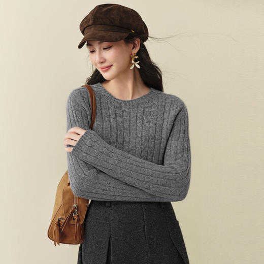 【严选】诗凡黎圆领基础绞花套头针织衫2025秋冬新款简约休闲舒适内搭毛衣7G9433291 商品图4