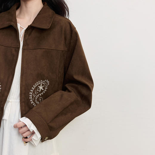 【周末秒杀】熙世界复古咖色花苞短外套秋季女装松弛感小个子仿麂皮绒刺绣夹克 商品图2