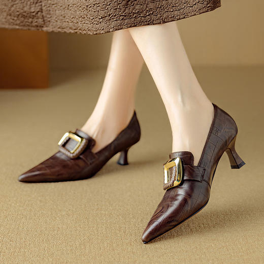 【预售5天】法式尖头细跟时装单鞋女秋冬新款真皮压花气质高跟深口鞋DB&M6562 商品图1