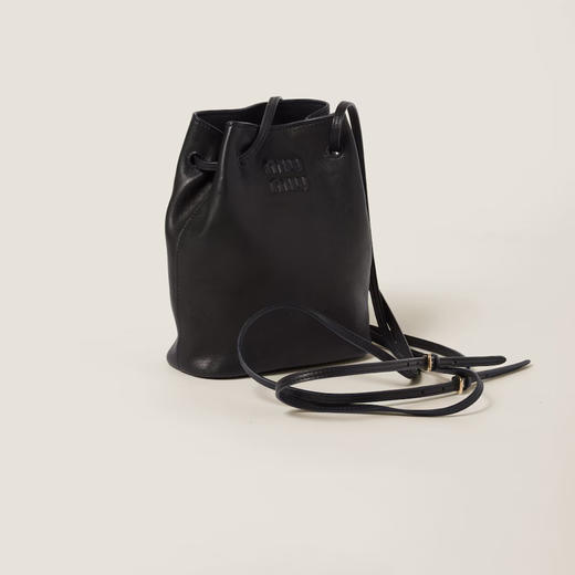 Miu Miu 女士压花字母徽标纳帕皮革迷你单肩包 黑色 5NF460 AEFX F0002 商品图1