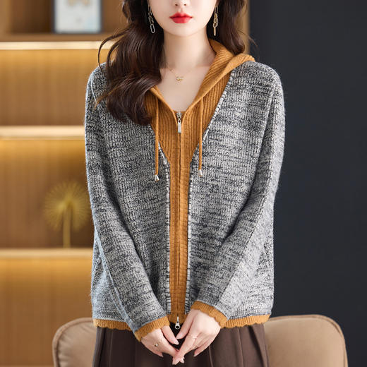 CC假两件连帽针织开衫外套女2025春秋新款时尚撞色卫衣休闲短款毛衣 商品图1