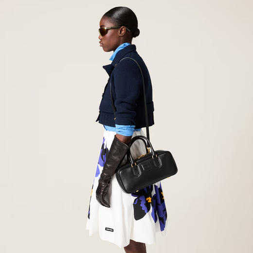 Miu Miu 女士亮漆金属字母徽标 Arcadie 大号皮革提挎包 黑色 5BB148 ACR3 F0002 VOON 商品图3