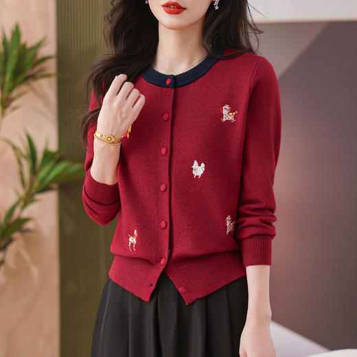 CC圆领撞色针织开衫女士秋装2025新款气质长袖上衣趣味刺绣毛衣外套 商品图2