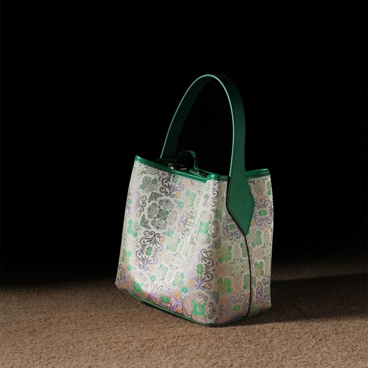 丁摩 新中式新宋锦水桶女包国风四合花紫绿色单肩斜挎牛皮包 5ZF-43