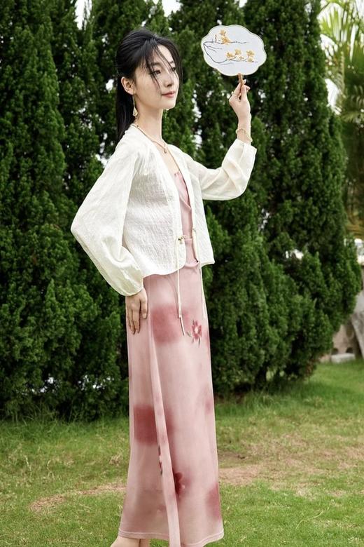 OUNIXUE/欧昵雪 粉色浪漫优雅吊带连衣裙 21188 商品图4