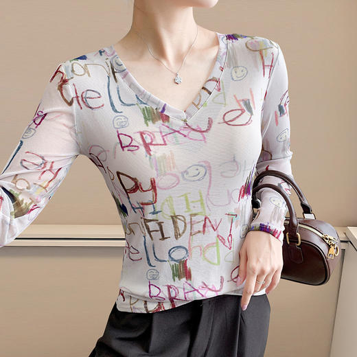 KQL欧货女装2025秋冬时尚洋气高弹网长袖印花V领T恤打底衫上衣批发 商品图0