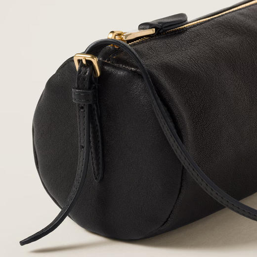 Miu Miu 女士压花字母徽标纳帕皮革小号单肩包 黑色 5NE851 AEFX F0002 商品图3