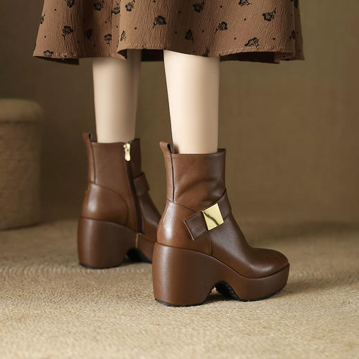 【预售5天】9cm英伦尖头厚底高跟马丁靴女秋冬新款真皮气质百搭粗跟短靴NWS1&9655 商品图1