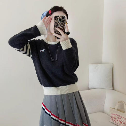 2025秋装新款圆领条纹开衫高品质上衣毛衣针织韩版女装！ 商品图1