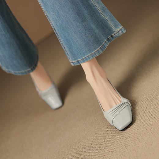 【预售5天】里外全皮~新款羊皮时装鞋女方头气质灰色通勤粗跟女鞋FDME&FD9223 商品图4