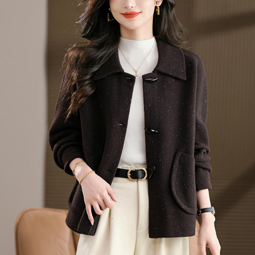 CC牛角扣外套春秋气质轻奢翻领上衣2025新款黑色毛呢开衫女宽松大码 商品图3