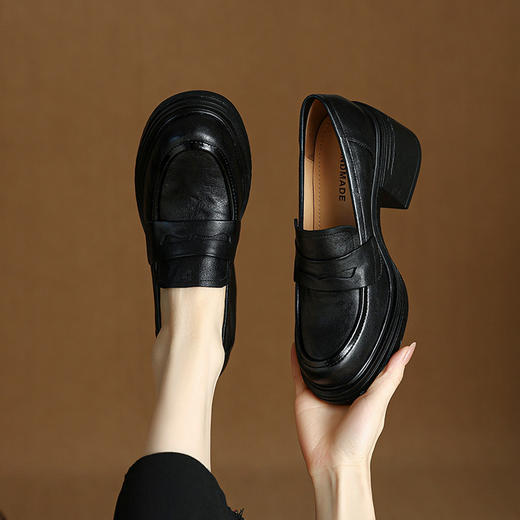 【预售5天】羊皮版~厚底高跟圆头乐福鞋女英伦一脚蹬通勤单鞋百搭粗跟小皮鞋XH&M9373 商品图3