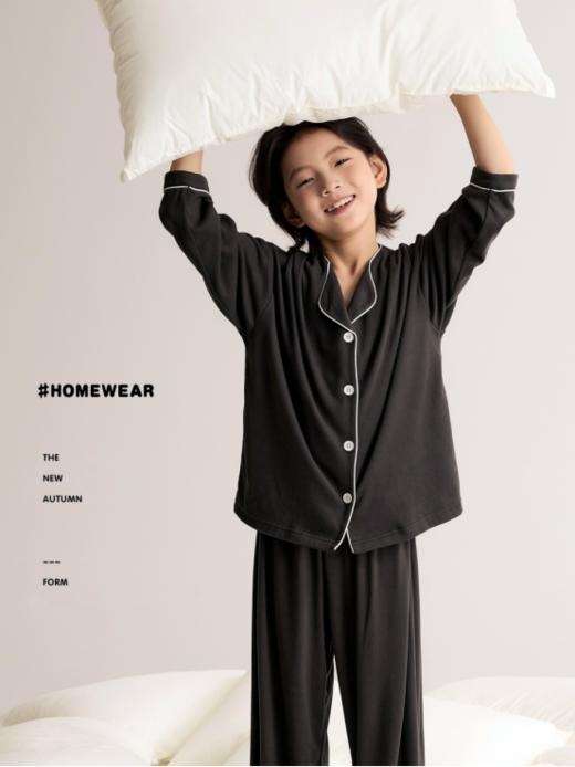 🍯降温刚需团🪐每年必团的经典王牌【吉米故事儿童德绒纯色家居服】👏超暖超百搭！ 手感超绵软，😍像是掉进云朵里☁️没有穿过德绒面料衣服的宝宝，🎁麻麻们一定一定要入手给宝宝穿 商品图4