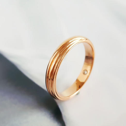 【天然正品】莱绅通灵AU750玫瑰金时尚经典款0.014克拉钻石素圈戒指13号（戒圈可改）女士060925NJS29现售价：3280 商品图4