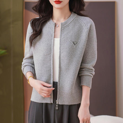 CC女士短款拉链休闲百搭外套2025秋季新款圆领针织衫开衫春秋棒球服 商品图2