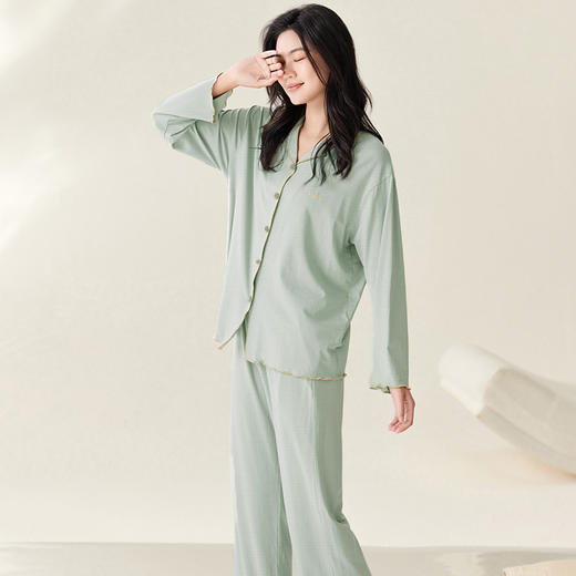 【超模君严选 秋季家居服套装】婴儿肌裸感黑科技 莫代尔柔肤睡衣 三色可选 三季可穿 吸湿排汗 亲肤舒适 商品图8