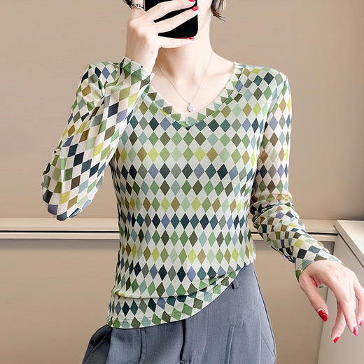 KQL欧货女装2025秋冬时尚洋气高弹网长袖印花V领T恤打底衫上衣批发 商品图3