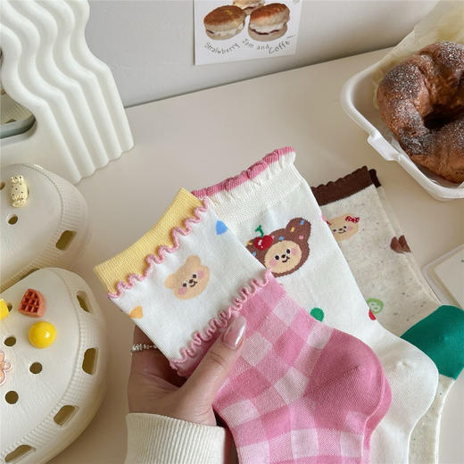 4双一组！可爱的黄油小熊 女袜秋冬棉袜  无骨一体成型 高品质精梳棉 颜值在线 配色设计感超级赞 商品图7