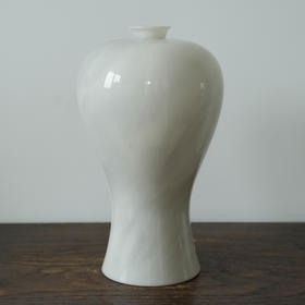 朝鲜创汇时期高丽天然白玉大理石整挖梅瓶花瓶