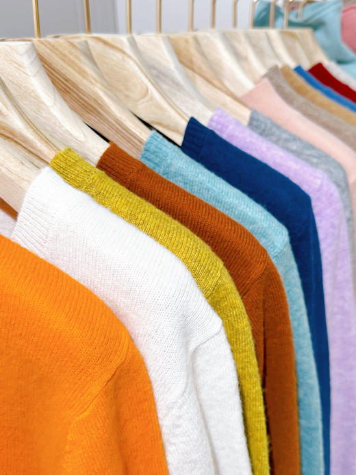 💥【品牌直发】巨亏清仓❗️全场69.9元 ！👏【Avann 经典圆领羊毛衫】快点喊你七姑八姨一起来薅“羊毛中的羊毛！” ❤️ 款式丰富，缤纷18色 商品图1