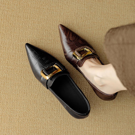 【预售5天】法式尖头细跟时装单鞋女秋冬新款真皮压花气质高跟深口鞋DB&M6562 商品图2