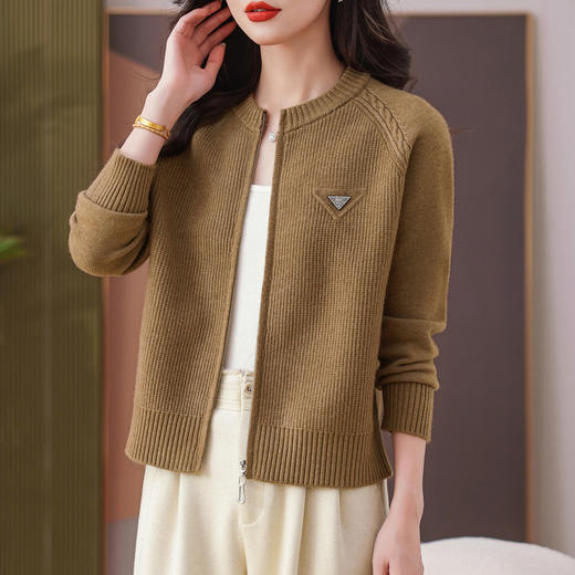 CC女士短款拉链休闲百搭外套2025秋季新款圆领针织衫开衫春秋棒球服 商品图1