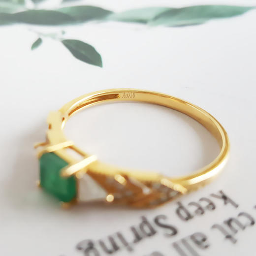 【天然正品】AU750黄金镶钻镶天然公主方型近80分艳绿祖母绿戒指26号（戒圈可改）女士120925NJM40现售价：2980 商品图6