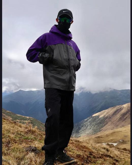 福利 冲锋！！只有240件！独家订单 可以只发得物的品质！Patagonia巴塔防水透气飞钓高端系列冲锋衣 商品图4