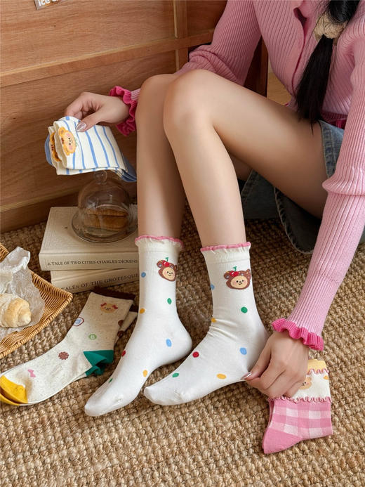 4双一组！可爱的黄油小熊 女袜秋冬棉袜  无骨一体成型 高品质精梳棉 颜值在线 配色设计感超级赞 商品图5