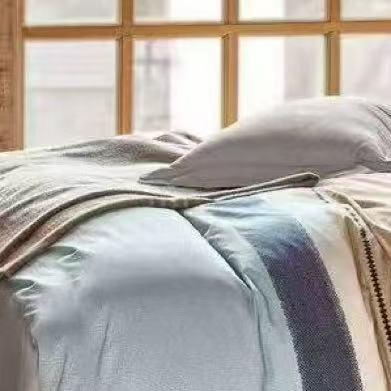 10楼恐龙    全棉生态印花四件套 木舒-兰 200*230cm   吊牌价1680元   活动价399元 商品图1