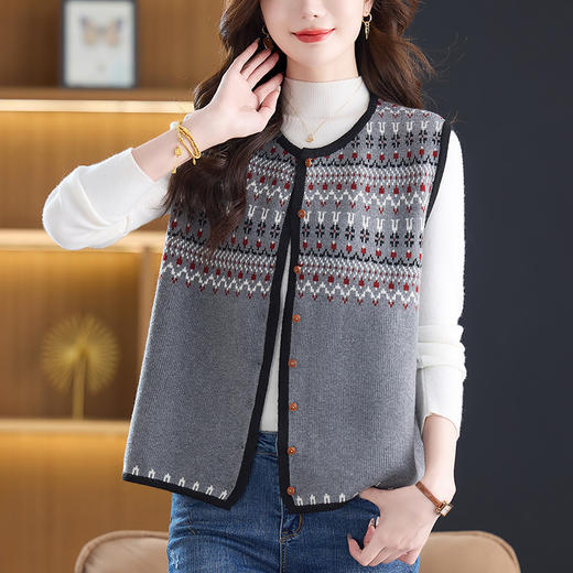 CC条纹提花毛衣马甲外套春秋时髦洋气针织坎肩开衫外搭马夹背心短款 商品图1