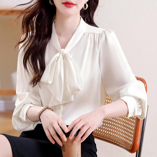 KQL现货时尚韩版系带衬衣2025春季新款休闲缎面OL通勤单排扣职业衬衫 商品图2