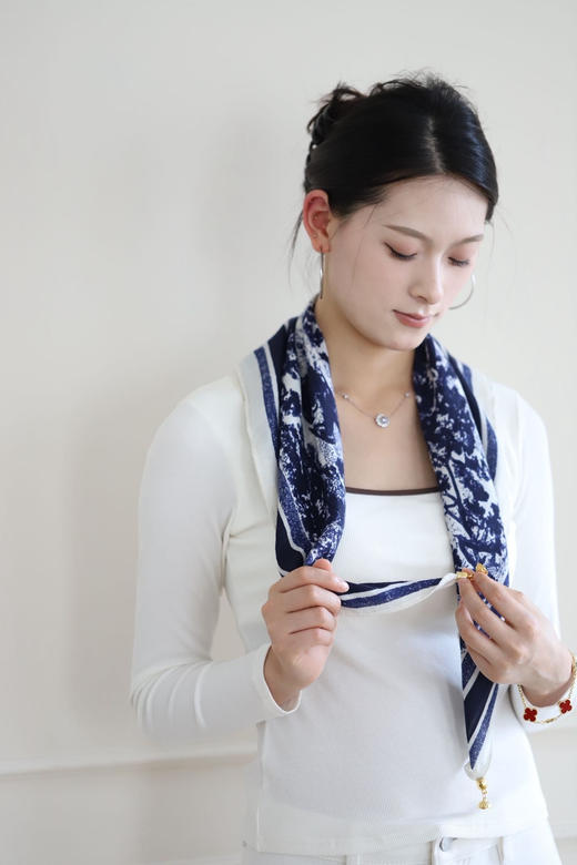 丝羊毛真丝方巾 商品图1