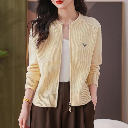 CC女士短款拉链休闲百搭外套2025秋季新款圆领针织衫开衫春秋棒球服 商品图3