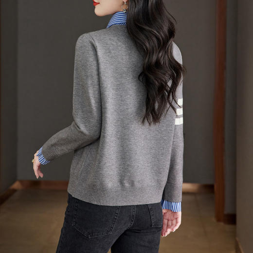 CC针织假两件上衣女2025春秋新款衬衫领毛衣拼接条纹时尚长袖打底衫 商品图3