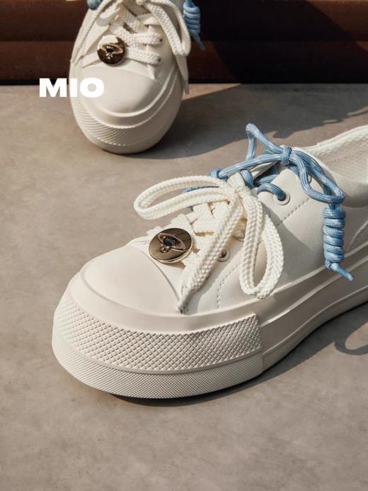 【云粉节】BF楼【宋雨琦同款】MIO米奥休闲板鞋2025春季新款圆头厚底5cm小白女鞋M254524133吊牌价1498活动价798 商品图2