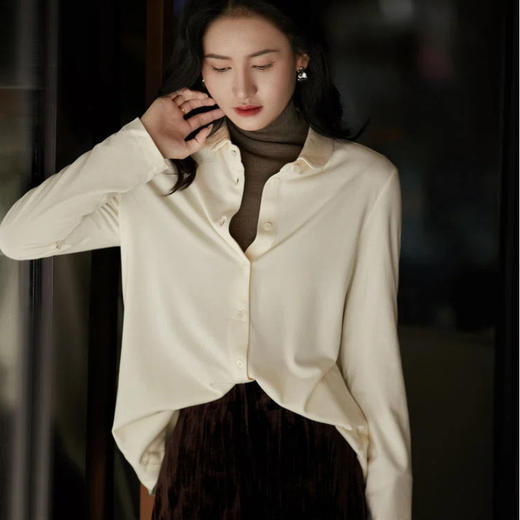 ORIGNAL&CO 元宝领磨毛衬衫 280g加厚双面德绒，黑科技暖绒面料，高弹保暖亲肤防静电；绒感均匀，细腻滑糯，可单穿内搭也可敞当外套 商品图4