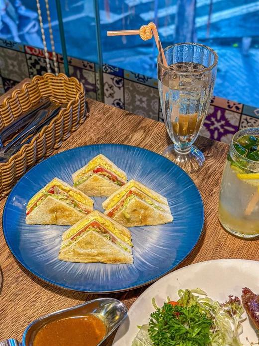 清仓特价?原线下瓷器城专售商品69.9我们仅29.9抢?灼瓷 窑变星空渐变餐具 餐桌上的蓝染风格调 稀缺窑变工艺 匀净莹透 釉面细腻绝不掉色 商品图2