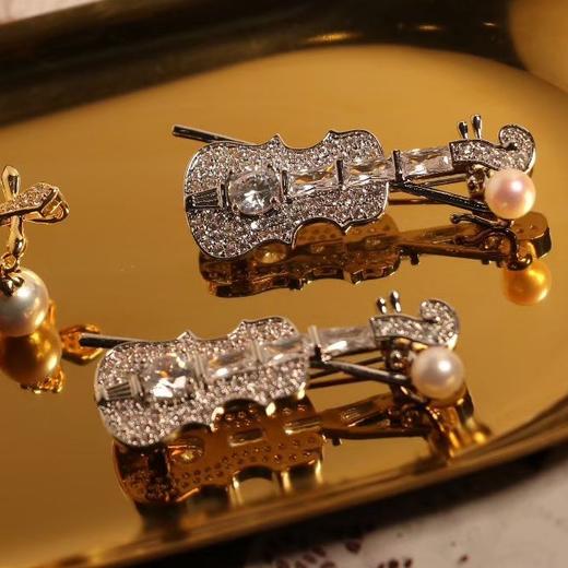 【甄珠贝】小提琴胸针 ji光淡水珍珠 正圆无暇 5-6mm 商品图2