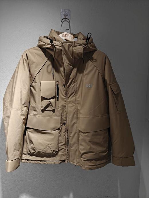 【云粉节】【95折】6楼卡特CAT秋冬款短款羽绒服浅卡其色CO3DWW47251C12，吊牌价1998，现价1898 商品图0