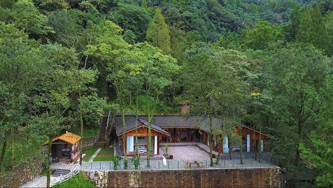 【都江堰·596号院】4房温泉私汤/泳池小院，赵公山上川西院子，临溪玩水，环境一绝，唱K，冬季赏雪yyj