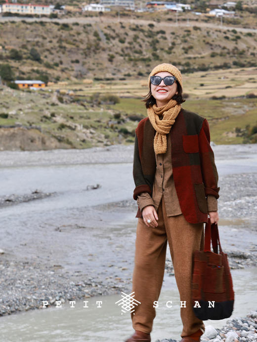 PETIT SCHAN小闪 BAG#018 Love in a Puff‌ 春娇与志明 羊毛拼接擀毡工艺手工染色手提袋 商品图4