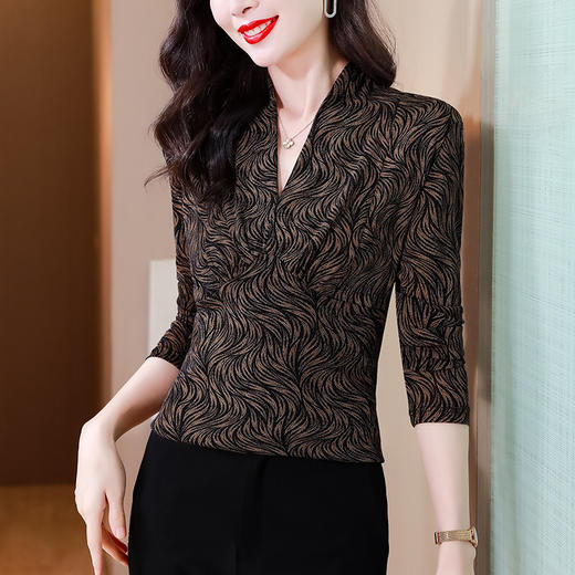 KQL2025秋季女士秋装新款气质V领长袖t恤洋气网纱设计感上衣 商品图0