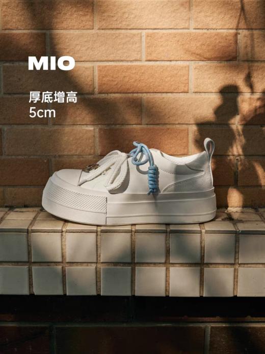 【云粉节】BF楼【宋雨琦同款】MIO米奥休闲板鞋2025春季新款圆头厚底5cm小白女鞋M254524133吊牌价1498活动价798 商品图1