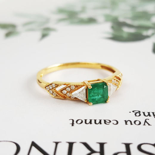 【天然正品】AU750黄金镶钻镶天然公主方型近80分艳绿祖母绿戒指26号（戒圈可改）女士120925NJM40现售价：2980 商品图3