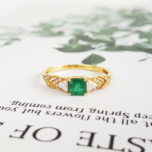 【天然正品】AU750黄金镶钻镶天然公主方型近80分艳绿祖母绿戒指26号（戒圈可改）女士120925NJM40现售价：2980 商品图5